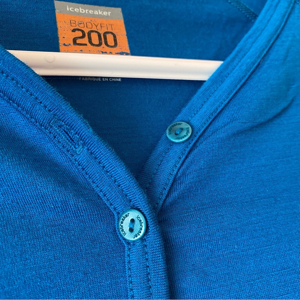 Icebreaker Women’s Merino 200 BodyFit Thermal Henley Top Baselayer
